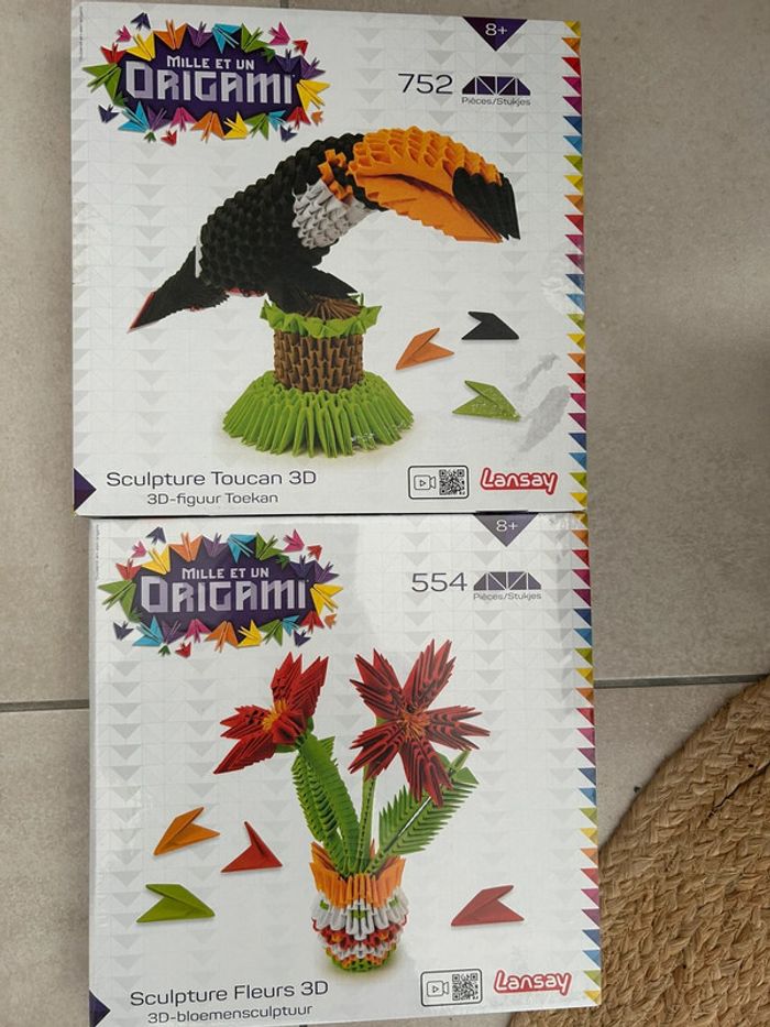Origami toucan et fleurs neufs