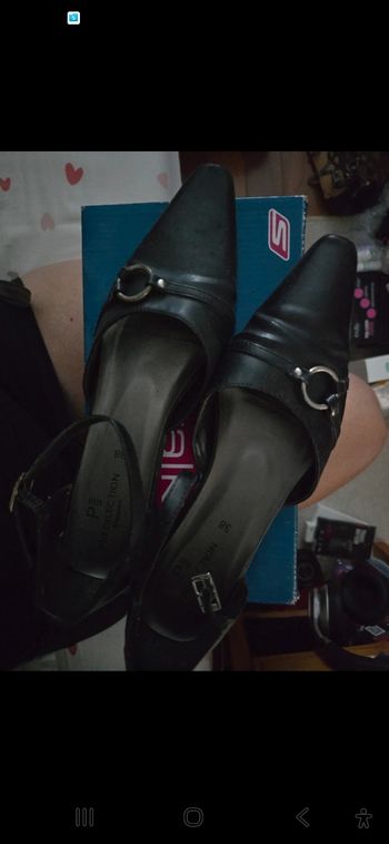 Scandale pointu noir  taille  38