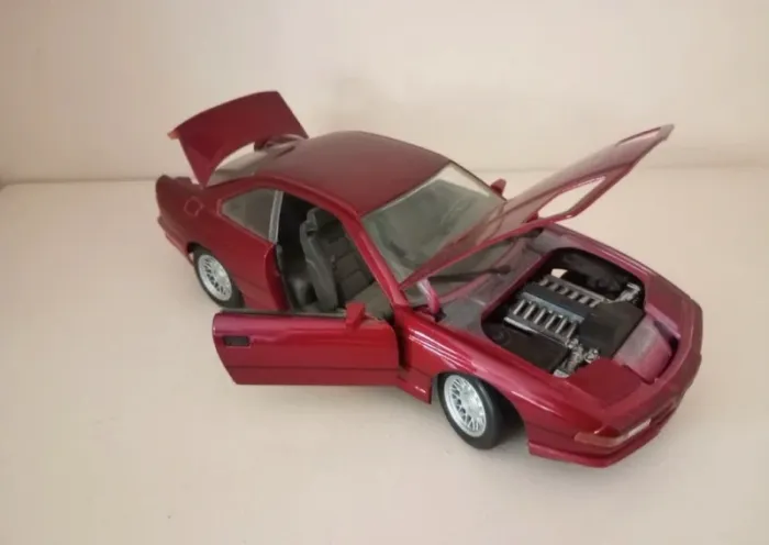 Miniature 1/18 BMW 850 i - photo numéro 2