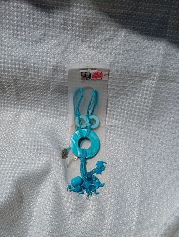 Collier neuf