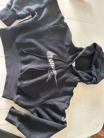 Sweat à capuche court