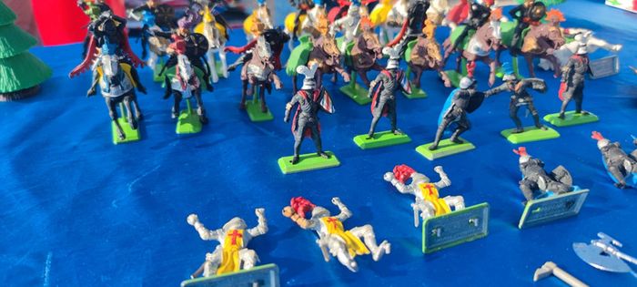 Lot de 31 Chevaliers cavaliers Britains - photo numéro 5
