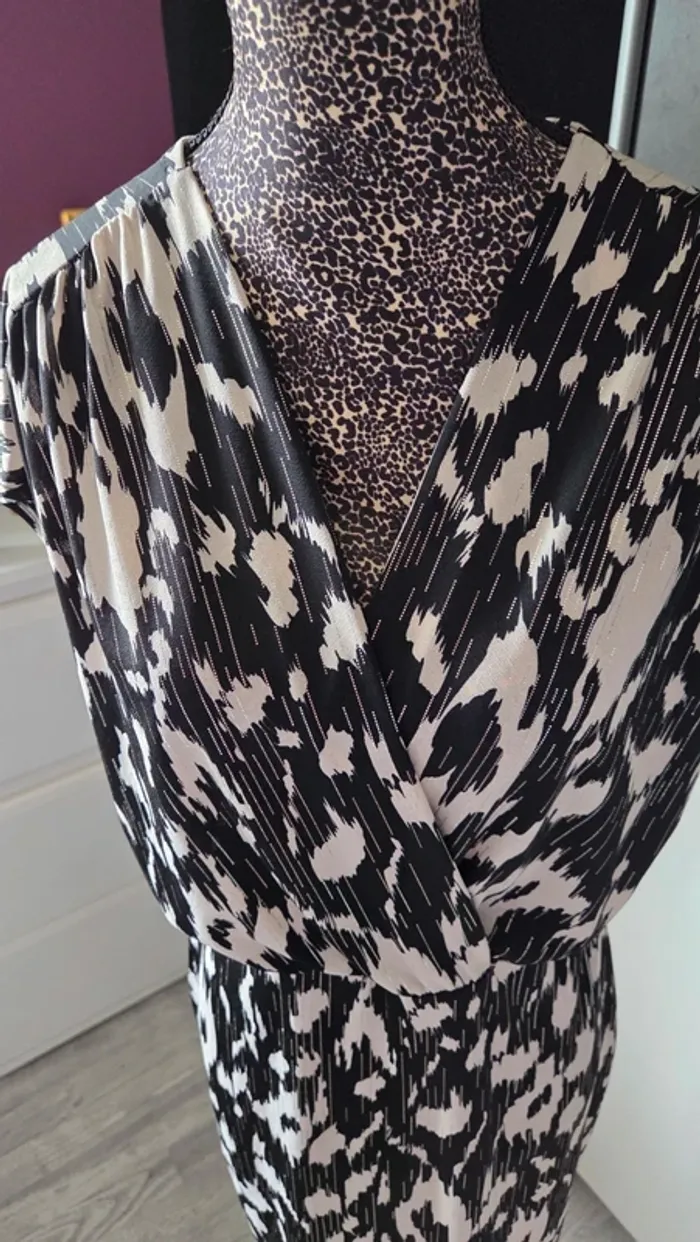 Robe Fine sans manche de chez Frenchy en Taille 40/L - photo numéro 2