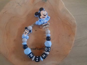 Attache tétine mickey