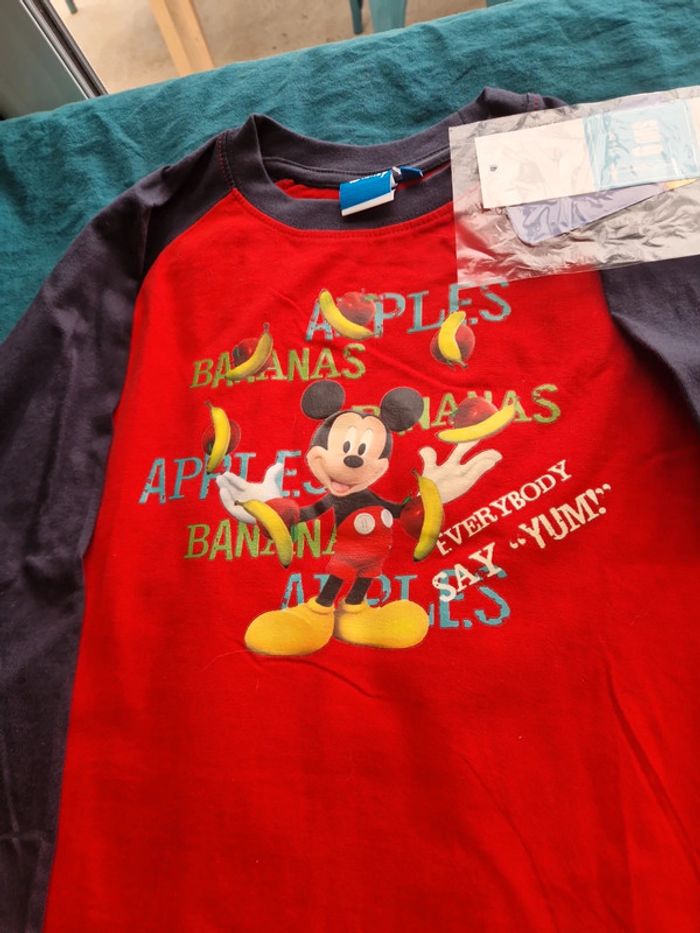 Tee-shirt manche longue rouge - photo numéro 3