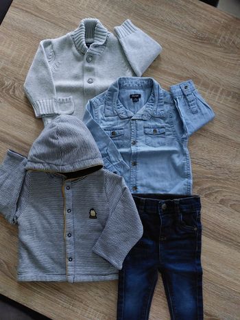 Lot hauts et jeans garçon 9 mois
