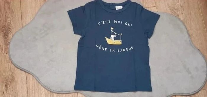 Tee-shirt Mc tape à l'œil 23 mois en parfait état