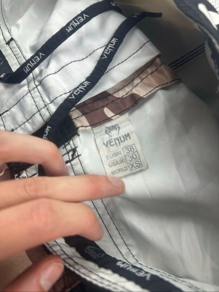 Short de sport de combat Venum / Taille M 38 / Très bon état - photo numéro 4