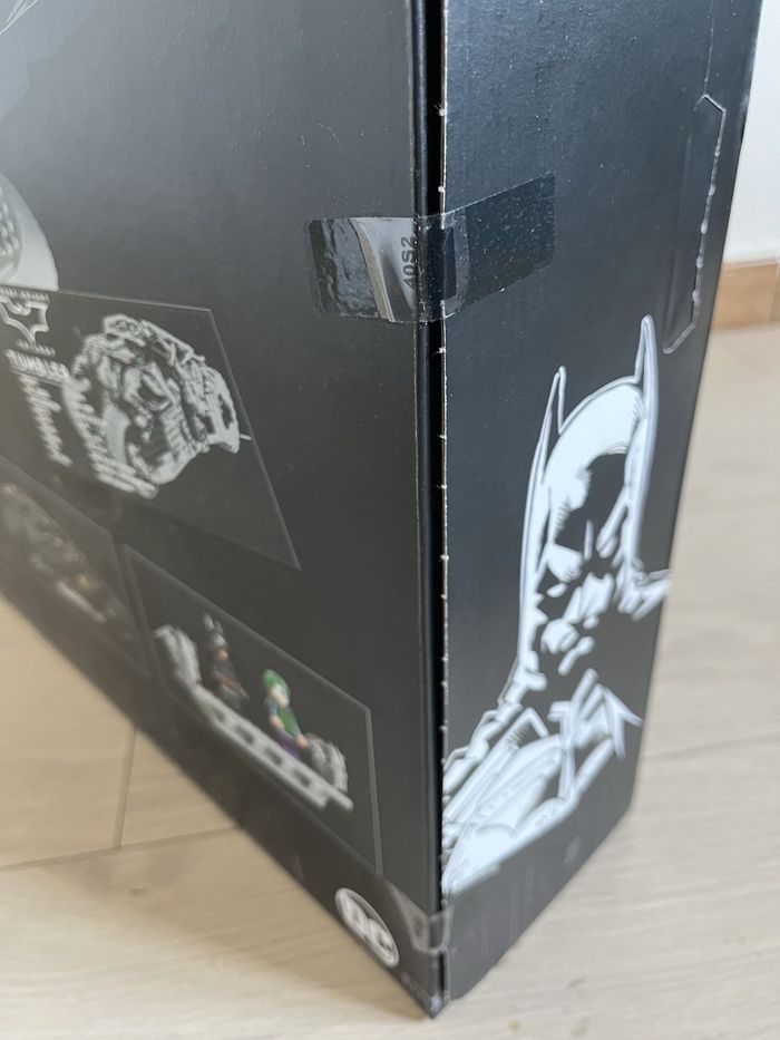 LEGO DC Batman: DC Batman La Batmobile Tumbler (76240) - photo numéro 3