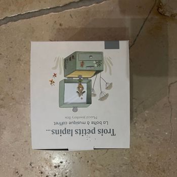 MOULIN ROTY — Boîte à musique coffret Trois petits lapins