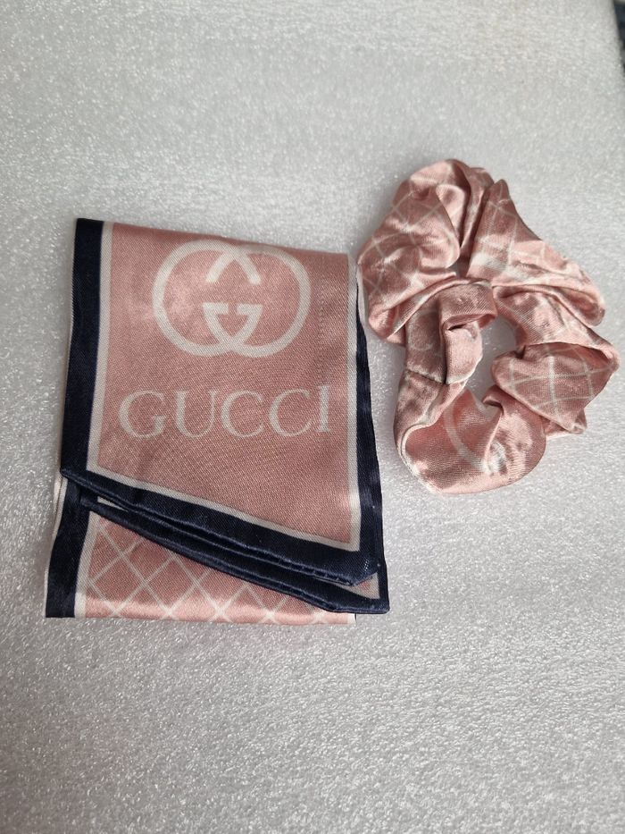 🩷 Lot foulard + chouchou assortis Gucci – rose poudré - photo numéro 5