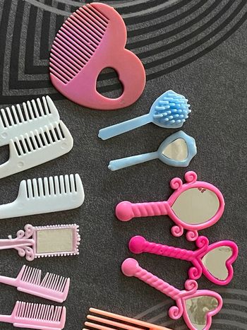 Lot brosse peigne poupée