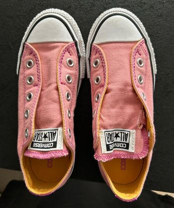 Converses rose sans lacets