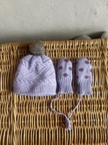 Bonnet et gant taille 47 grain de blé en très bon état