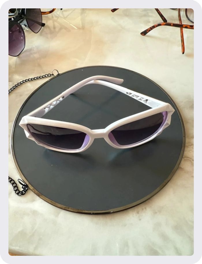 Lunette de soleil papillon blanche - photo numéro 3