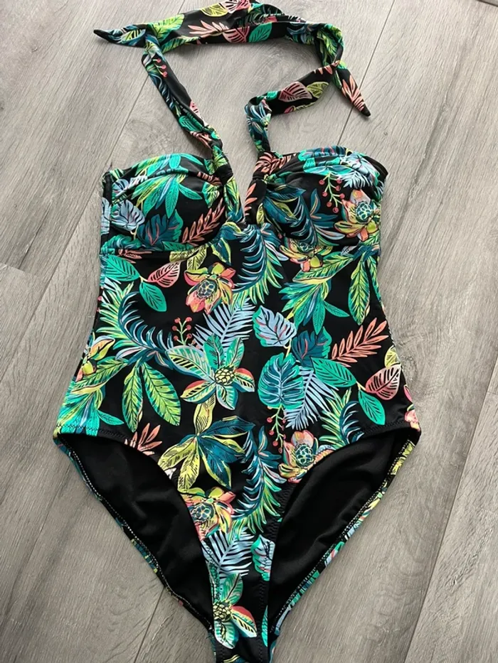 Lot maillots de bain femme taille 40 / 90 C - photo numéro 5