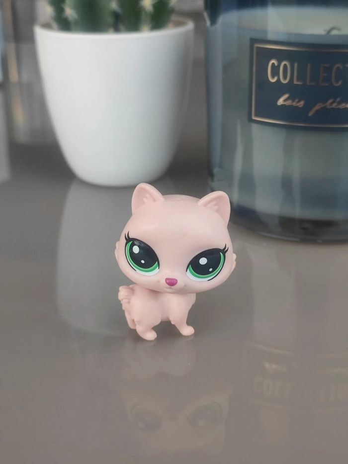 Littlest Pet Shop pink cat unnumbered