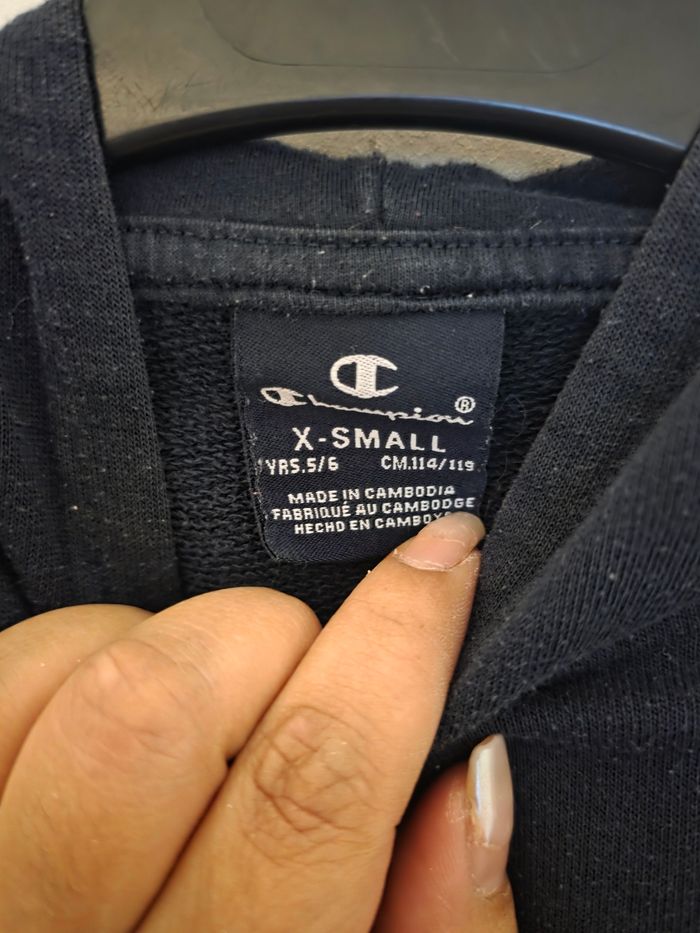 Pull a capuche Champion bleu marine & rouge taille 6 ans - photo numéro 4