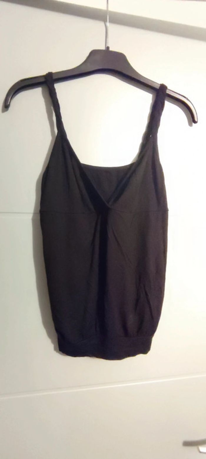 Débardeur noir à bretelles style lacets
