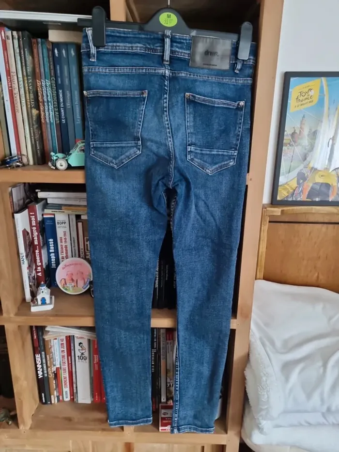 Jean  Zara troué slim homme taille 38 - photo numéro 4