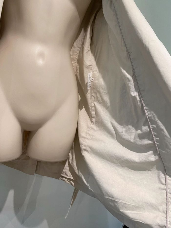 Trench esprit, taille 40 c’est couleur beige, très clair - photo numéro 7
