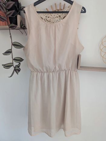 Robe femme beige avec dentelle taille 44