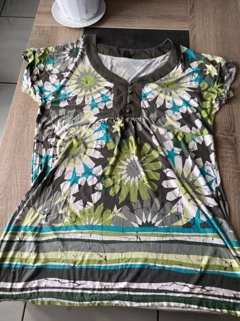 Blouse taille XL longueur 85 cm aisselles à aisselles 56 cm