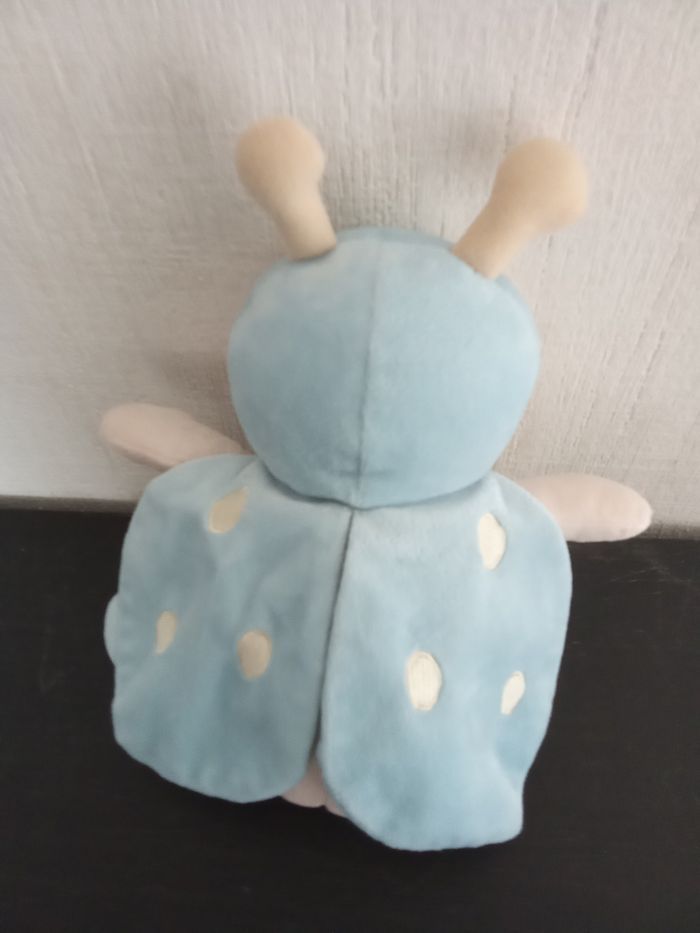 Gros doudou, peluche coccinelle bleu ciel, beige marque aderma - photo numéro 2