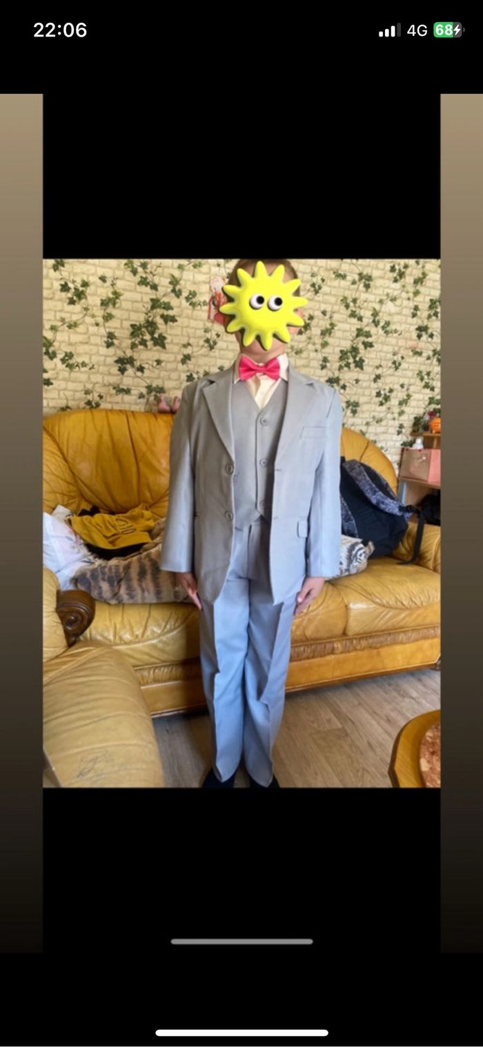 Costume