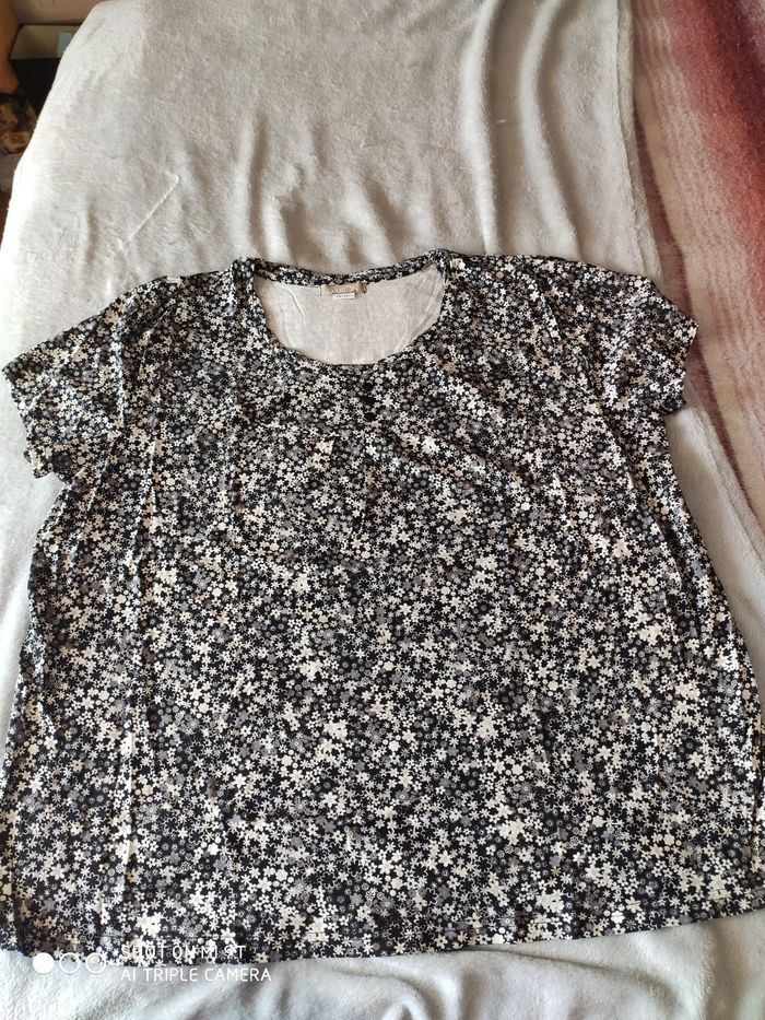 Tee-shirt manches courtes femme taille 54/56 neuf - photo numéro 1