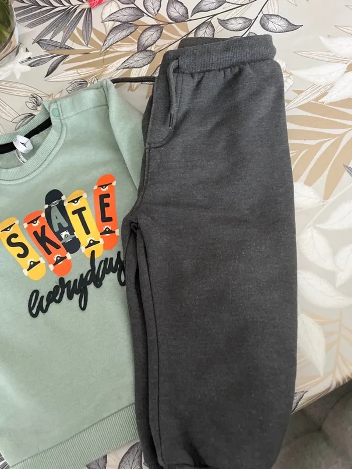 Ensemble pull/pantalon 18 mois - photo numéro 3