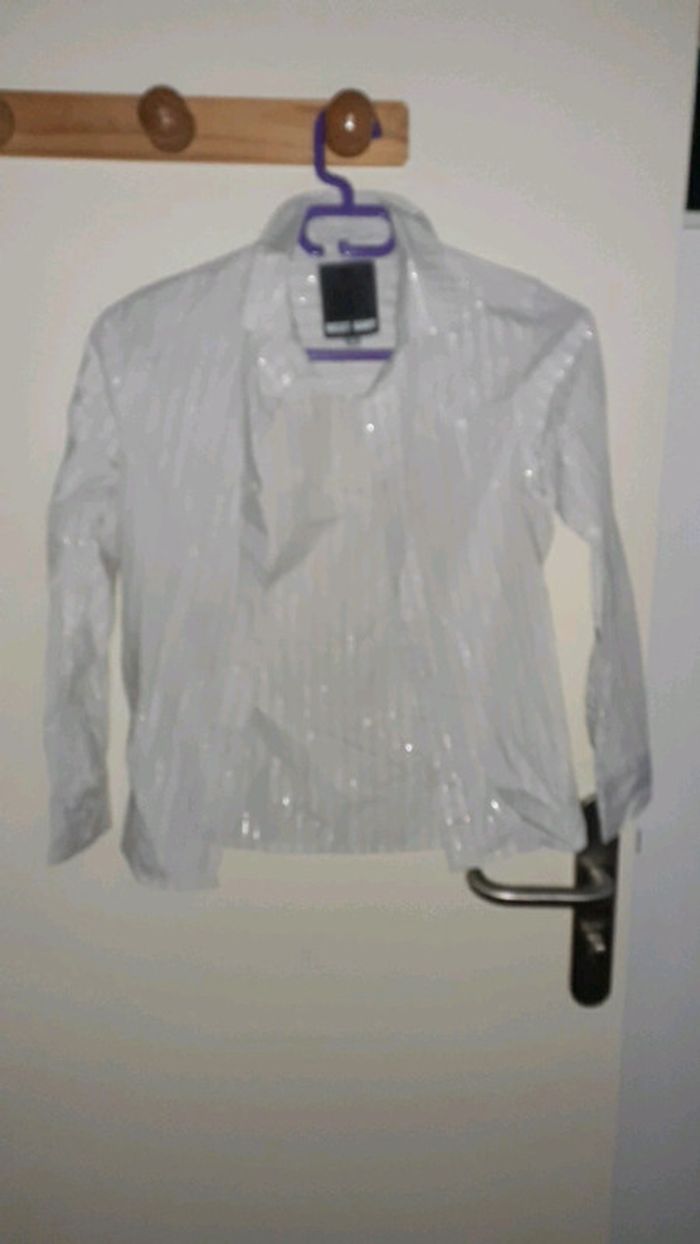 Chemise blanc à fini rayure