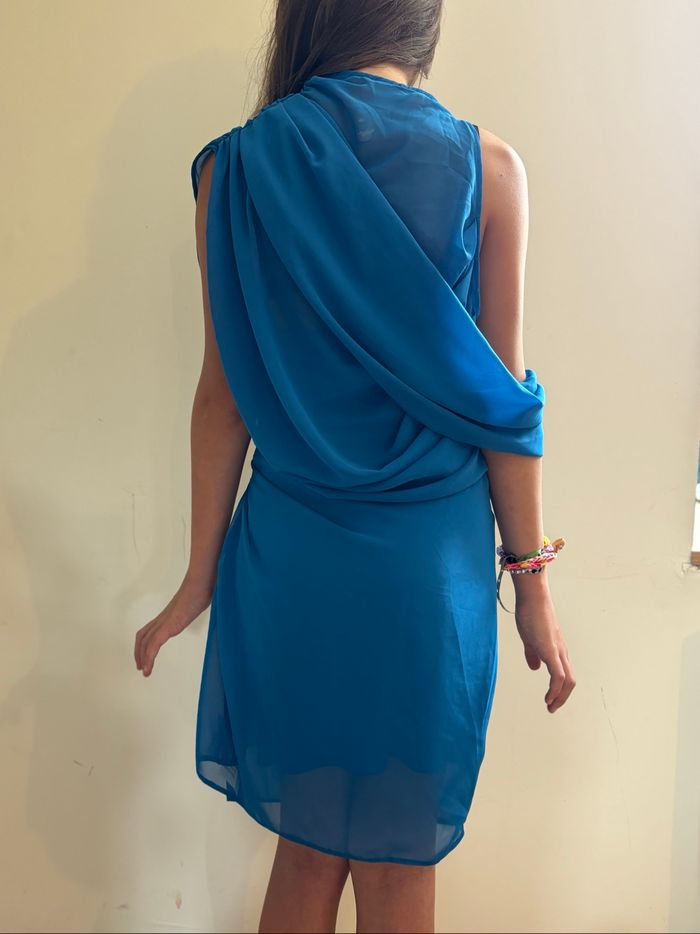 Robe courte bleue - photo numéro 3