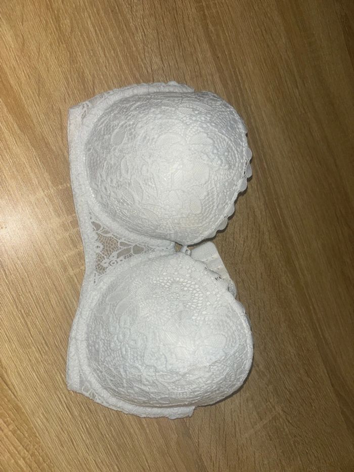 Soutien gorge sans bretelle 80C