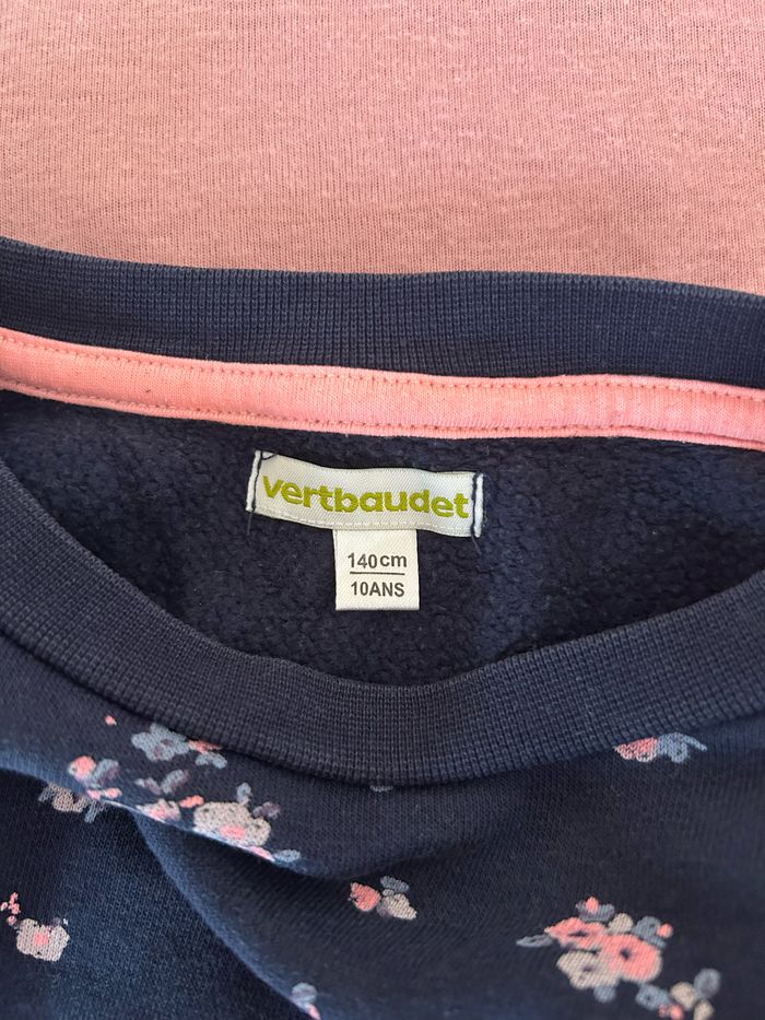 Sweat bleu marine à fleurs vertbaudet 10 ans ou 140 cm - photo numéro 4