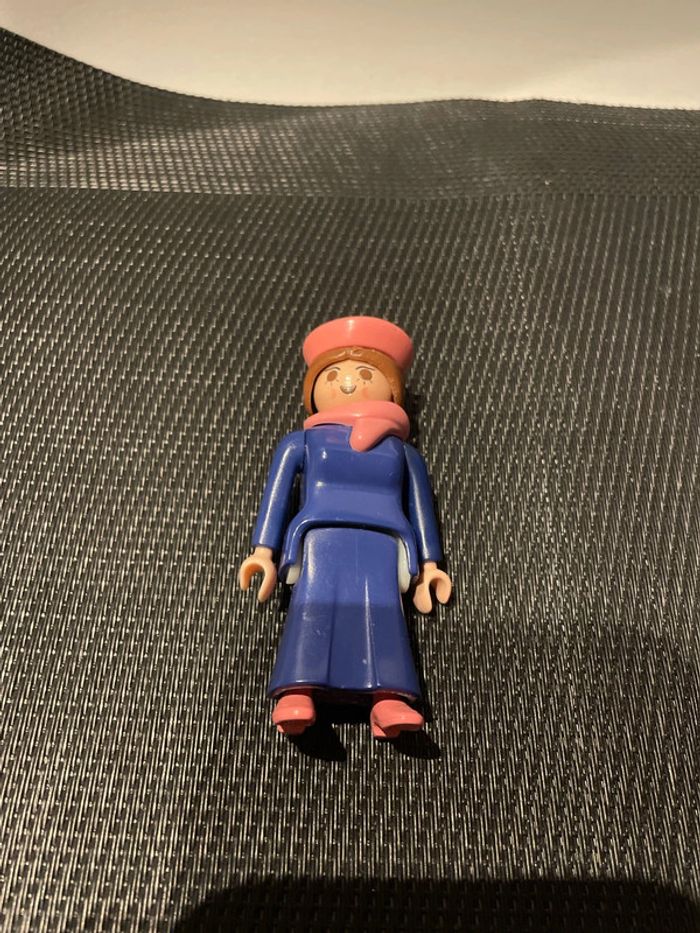 Playmobil figurine femme chignon écharpe et chapeau roses robe bleue 1900 belle époque - photo numéro 3