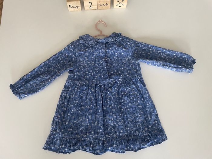 Robe bleue fleurie 24 mois - photo numéro 2