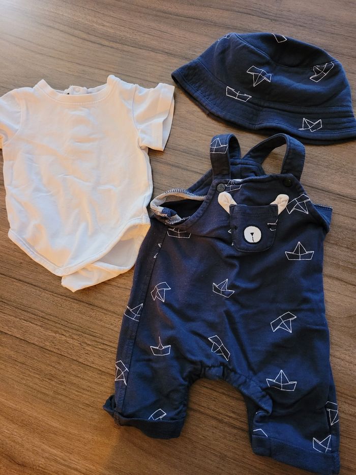 Ensemble naissance marin chapeau vertbaudet 1 mois