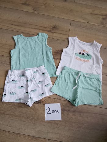 Lot de deux ensembles débardeurs et shorts garçon 2 ans Kiabi 