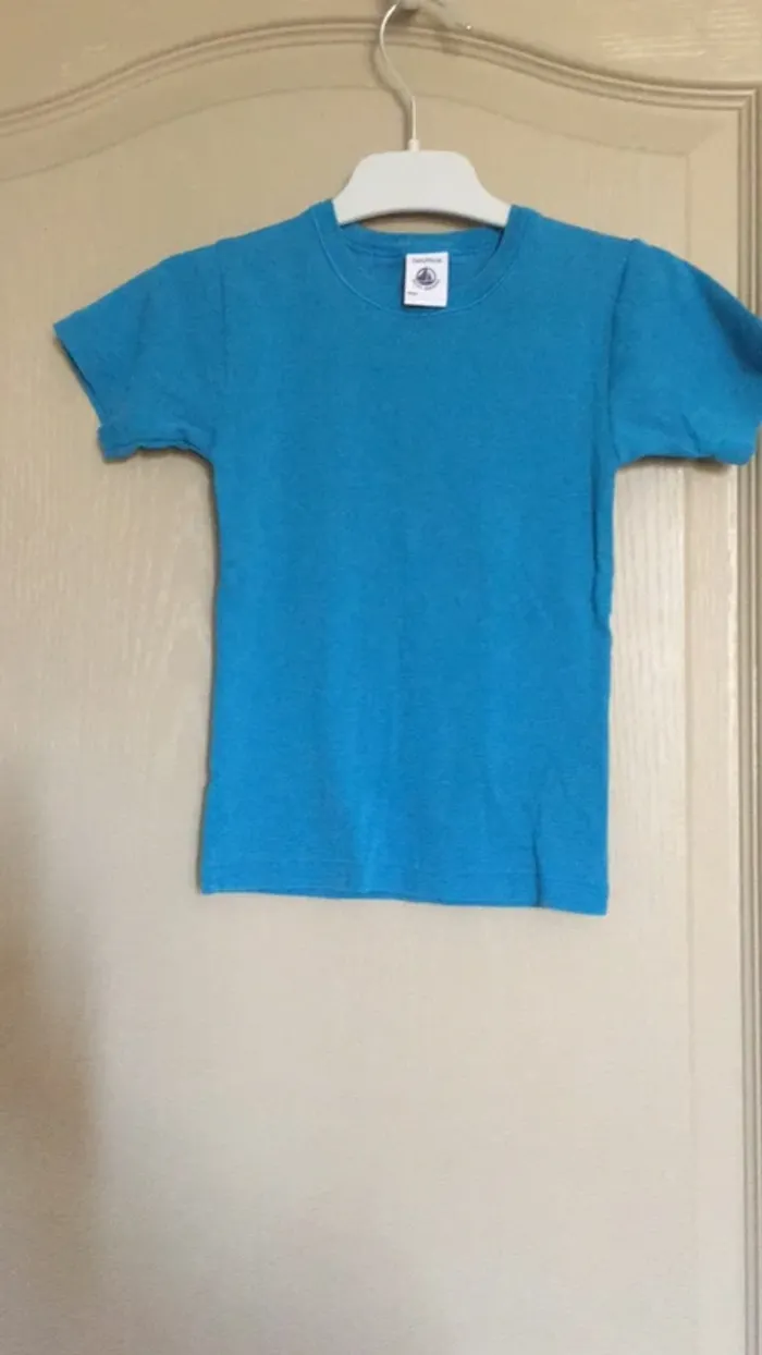 Tshirt bleu petit bateau 3 ans
