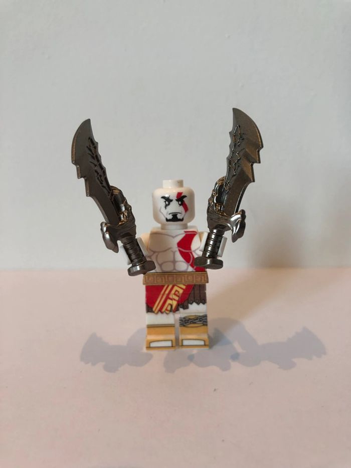 Figurine type lego Kratos. God of War
