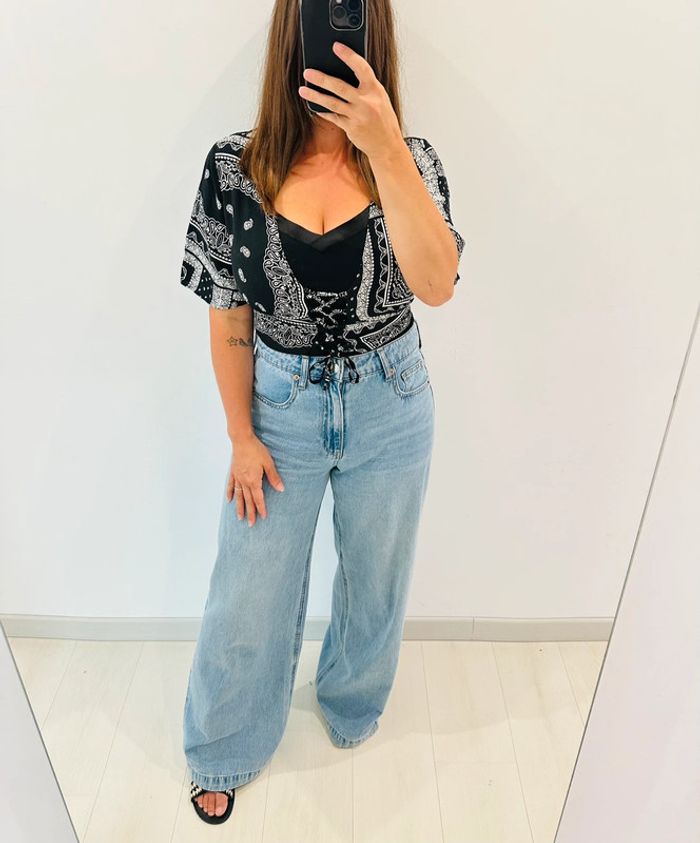 🌸Top Bershka - noir et blanc - court 🌸