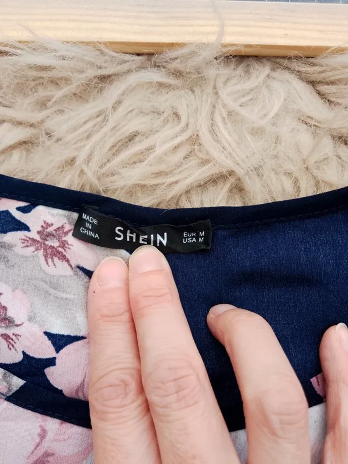 Blouse fleurie taille M - photo numéro 2