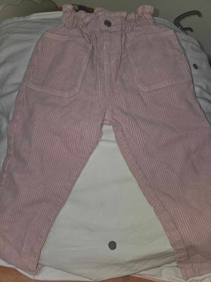 Pantalon velours côtelé Zara