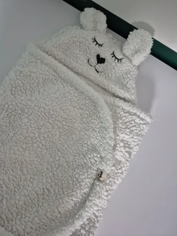 Couverture enveloppante Jollein Lapin blanc