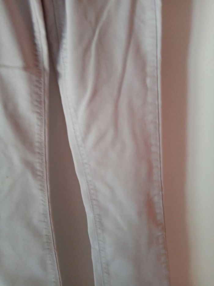 Joli pantalon rose pâle.  10 ans - photo numéro 4