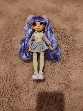 Poupée Rainbow high Junior high