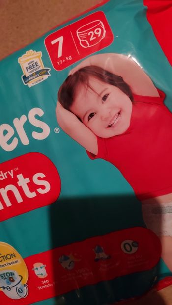 Couches pampers taille 7