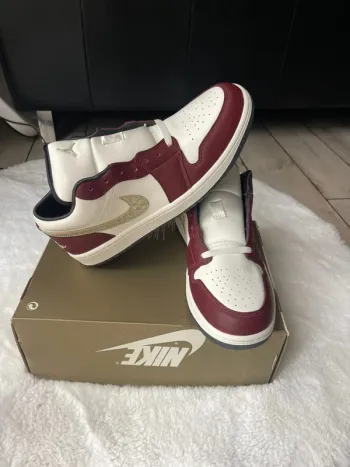 Basket Jordan 1 low se cny