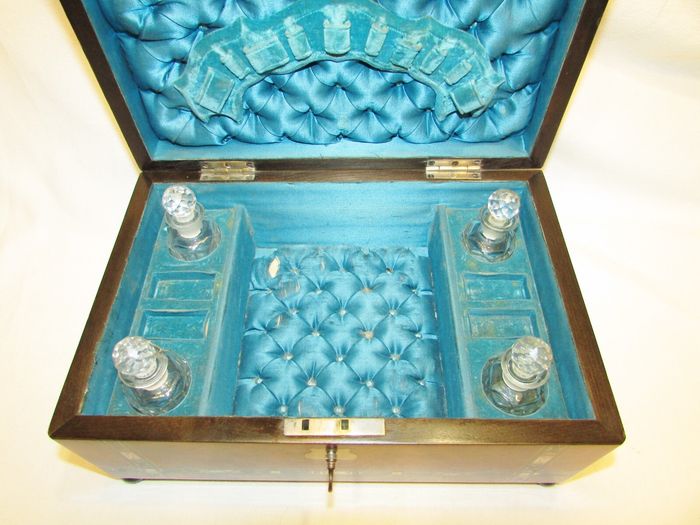 Coffret de parfum pour voyager - photo numéro 10